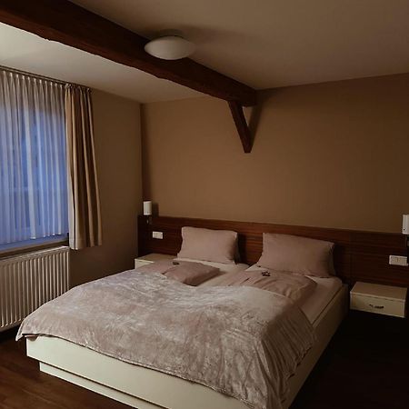 Gasthaus Lindenhof Hotel Much Kültér fotó